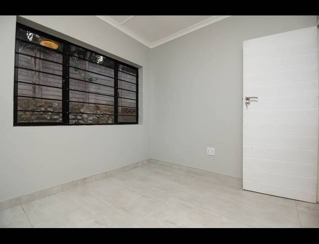 3 BEDROOM FLAT TO LET IN WARNER BEACH
